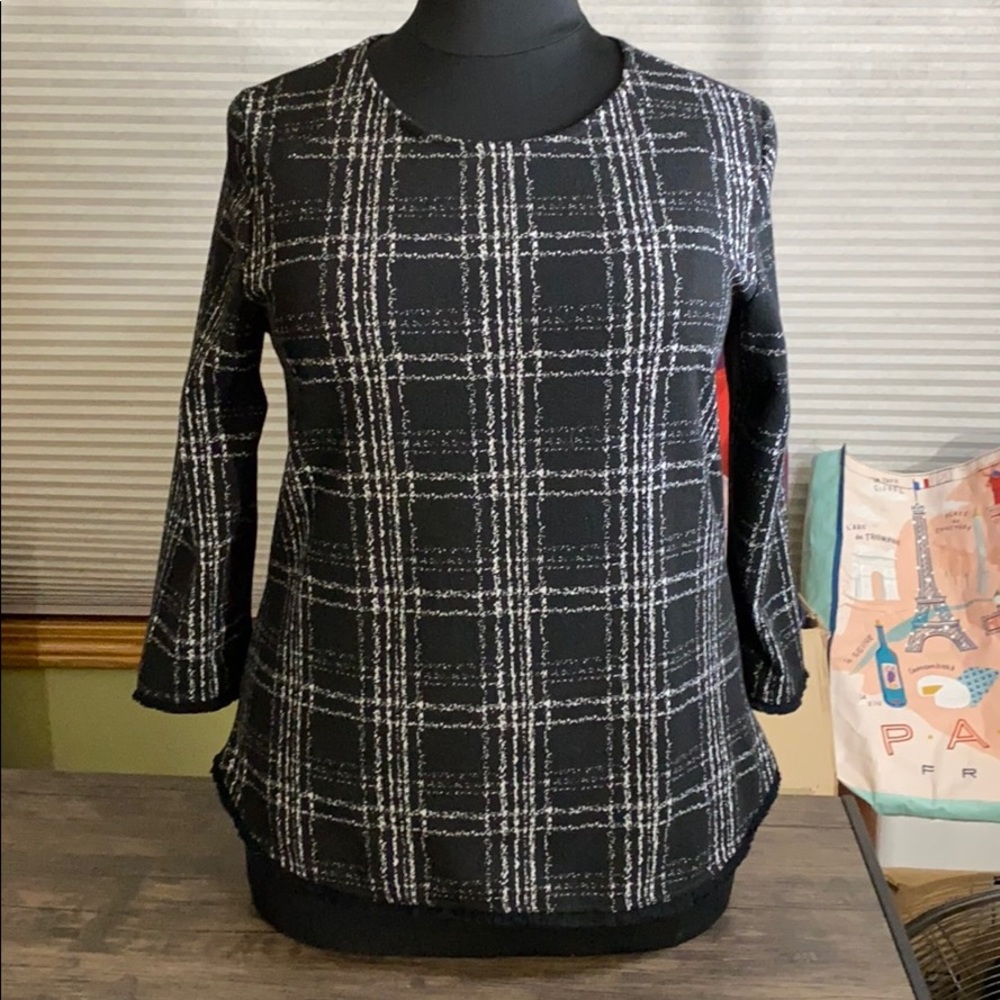 W5 Fringe Hem Window Patterned Blouse